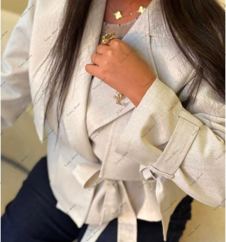 کت زنانه کرم شیری شایندار گلسینه دار